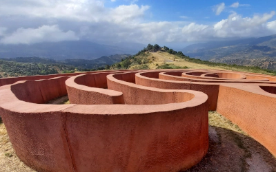 Labirinto di Arianna a Fiumara d'Arte in Sicilia